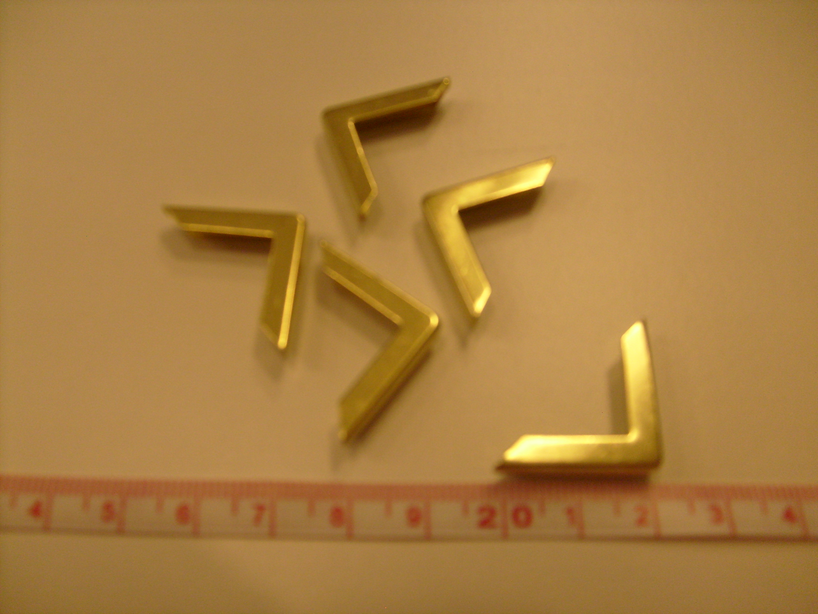 ozdobné rohy, barva zlatá, 22mm
